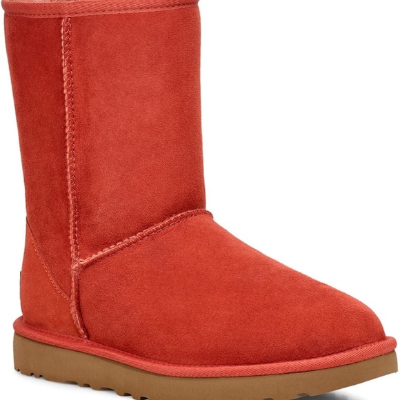 UGG Classic II Genuine Shearling Lined Short Boot - Picture 1 of 5